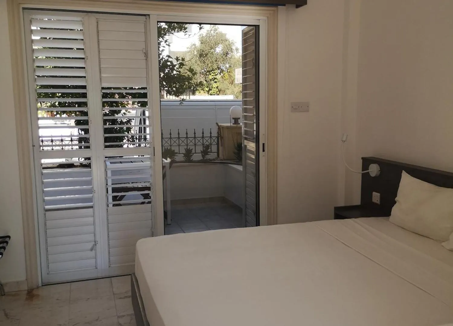 לרנקה St Elena Boutique Residence 3*,