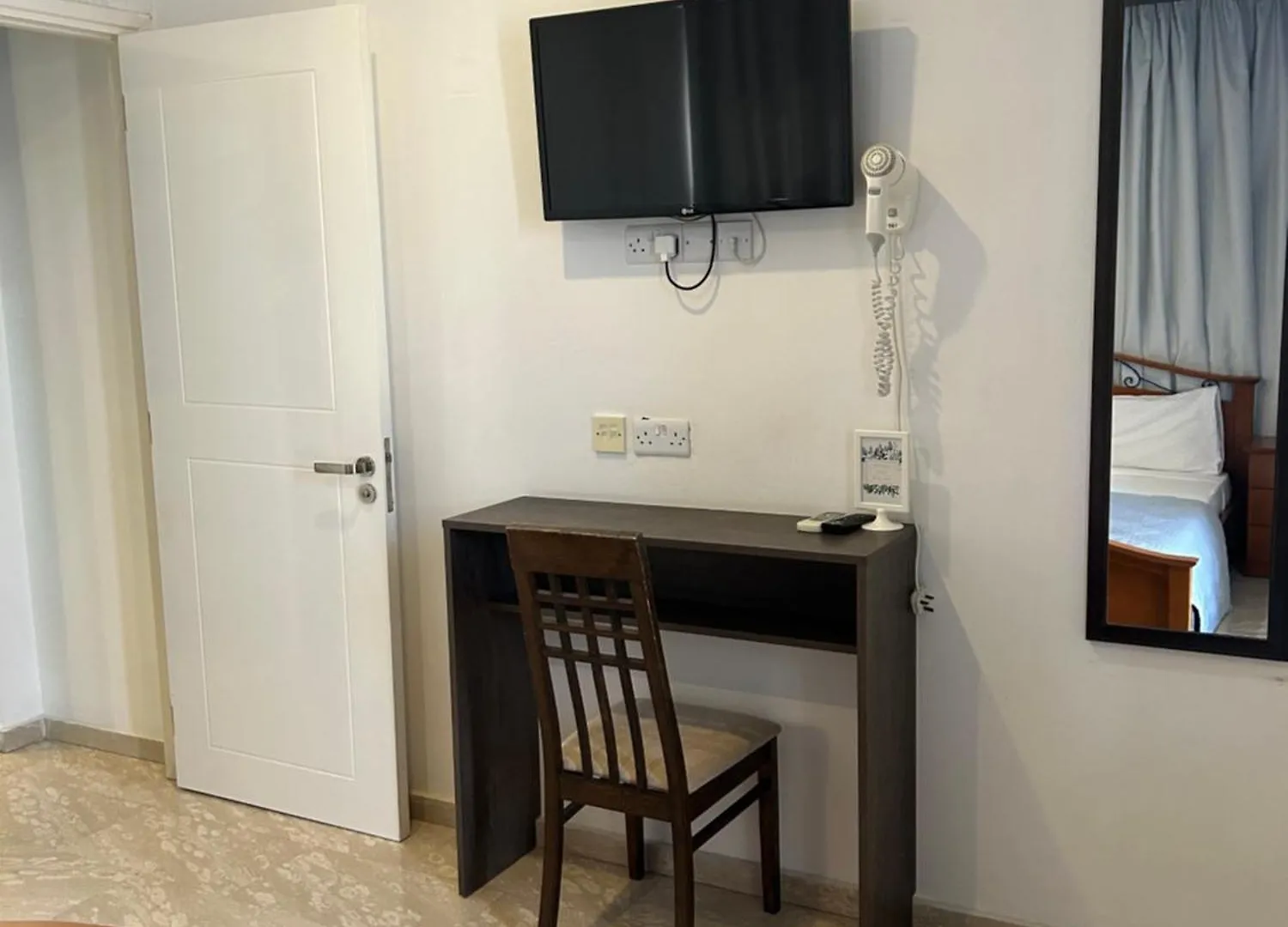 לרנקה St Elena Boutique Residence קפריסין