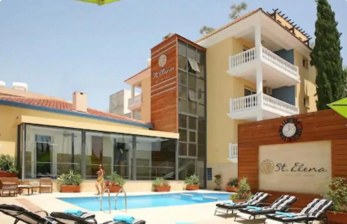 מלון לרנקה St Elena Boutique Residence